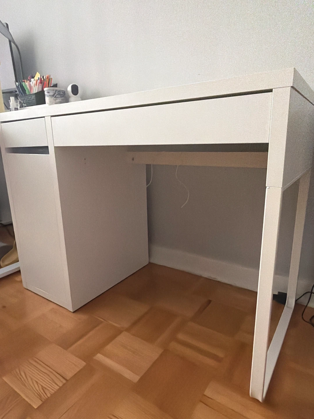 IKEA White Desk - photo 4
