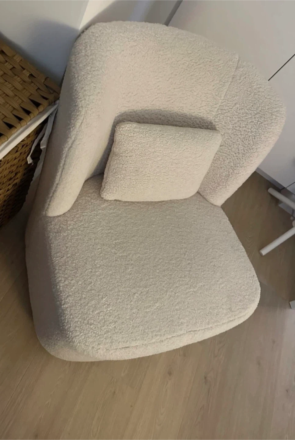 Accent Swivel Chair with Pillow