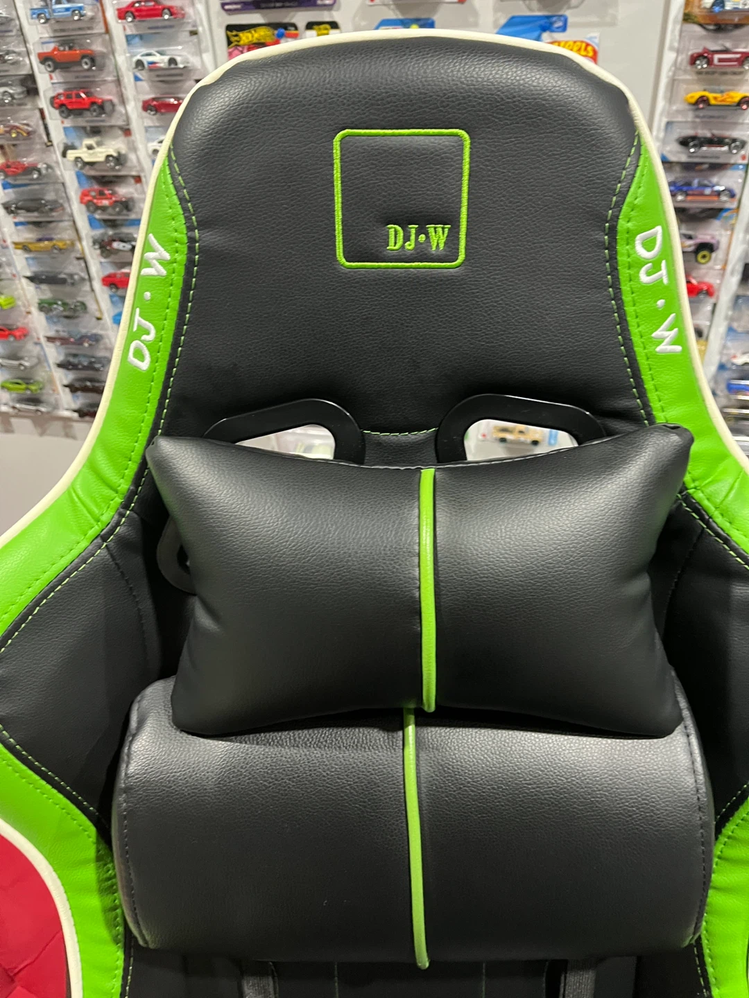 Black and Green Gaming Chair with Footrest - photo 4