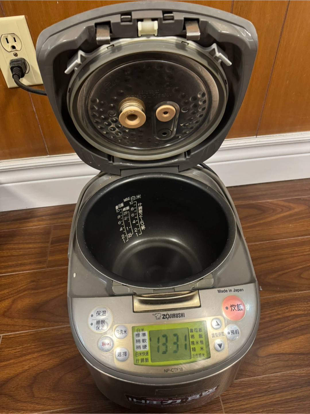 Zojirushi NP-CTF18 Rice Cooker - photo 2