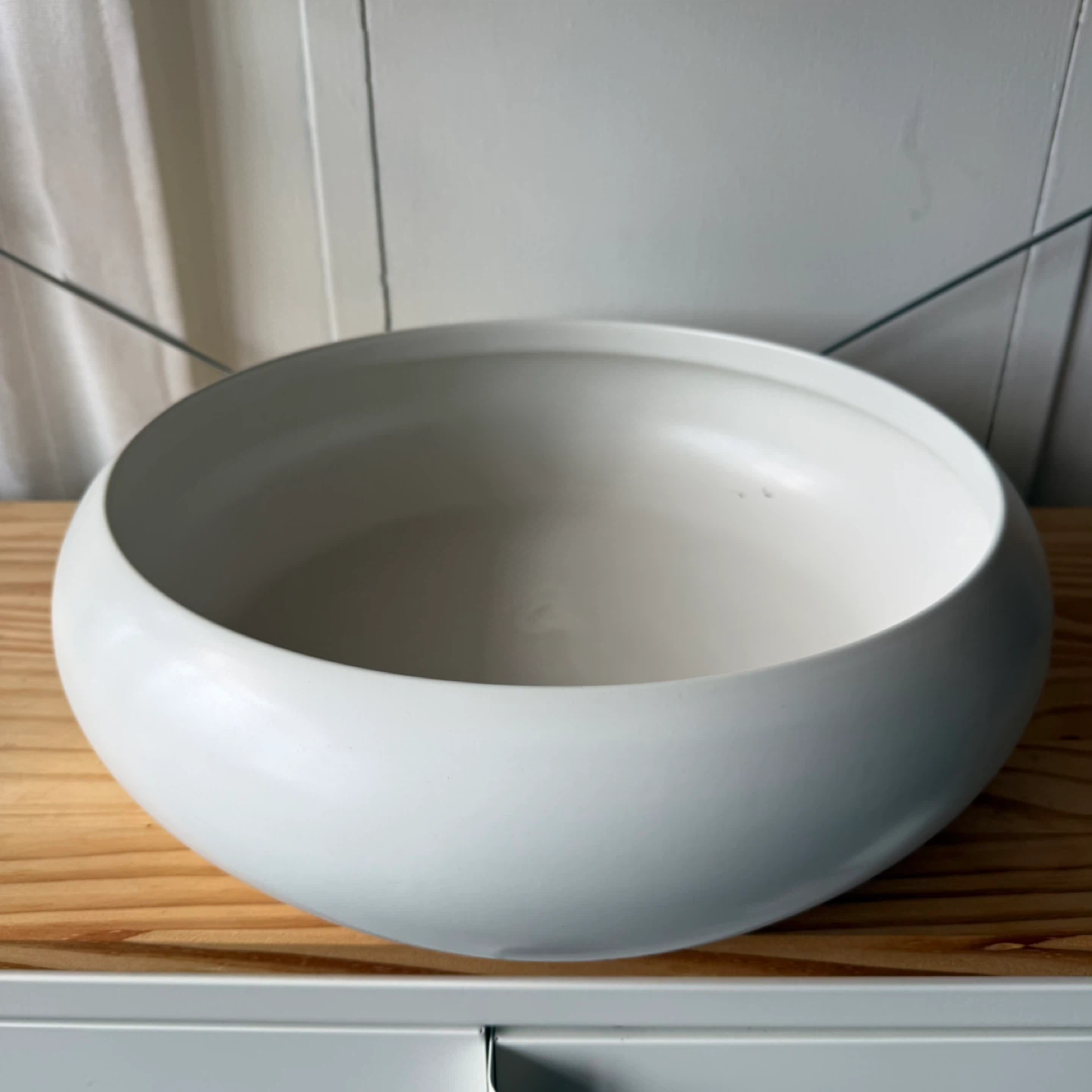 White Ceramic Round bowl/ planter - photo 2