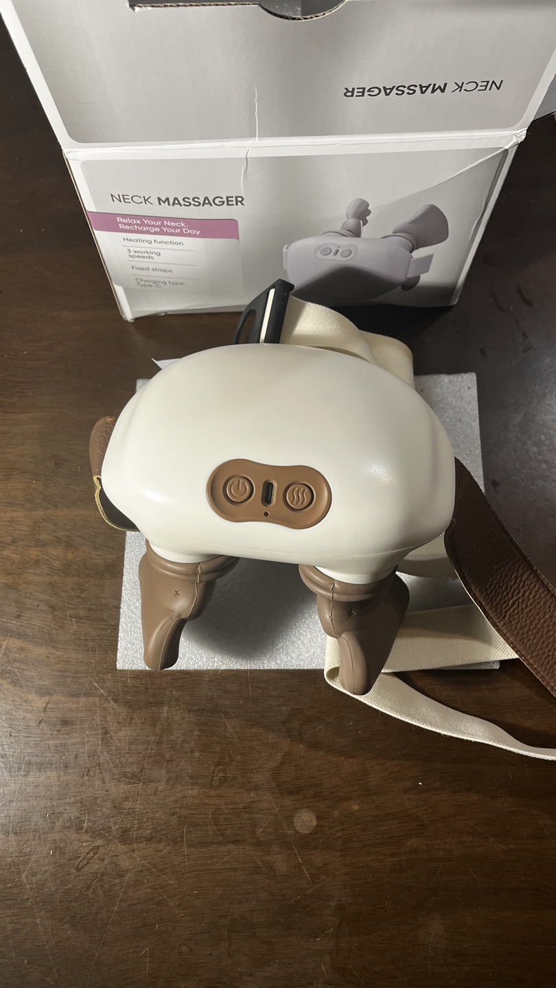Neck Massager with Heating Function and 3 Working Speeds - photo 2