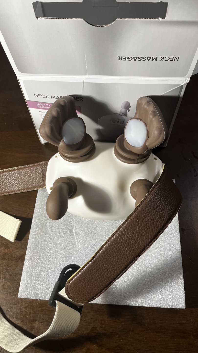 Neck Massager with Heating Function and 3 Working Speeds - photo 3