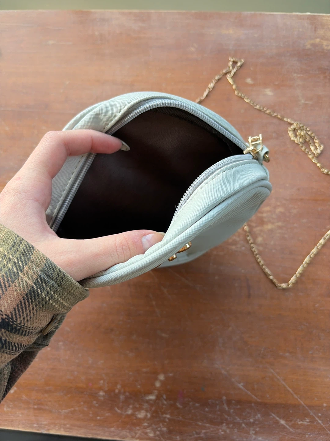 Small round bag with bow detail and gold chain - photo 2
