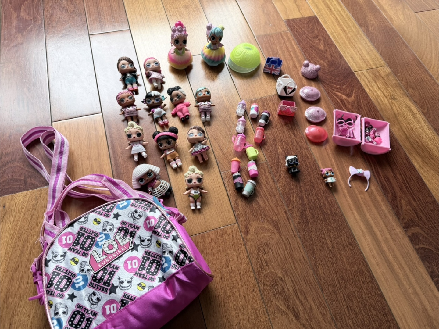 LOL Surprise Dolls and Accessories with Bag - photo 2