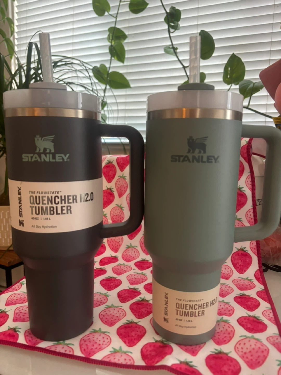 Stanley The Flowstate Quencher H2.0 Tumbler 40 oz