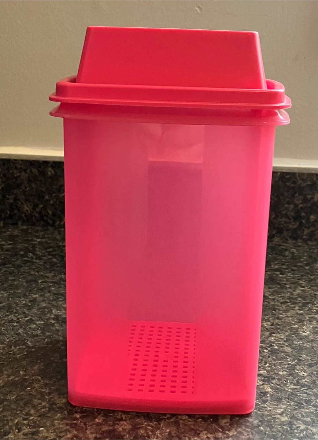 Tupperware Pick-A-Deli® Container