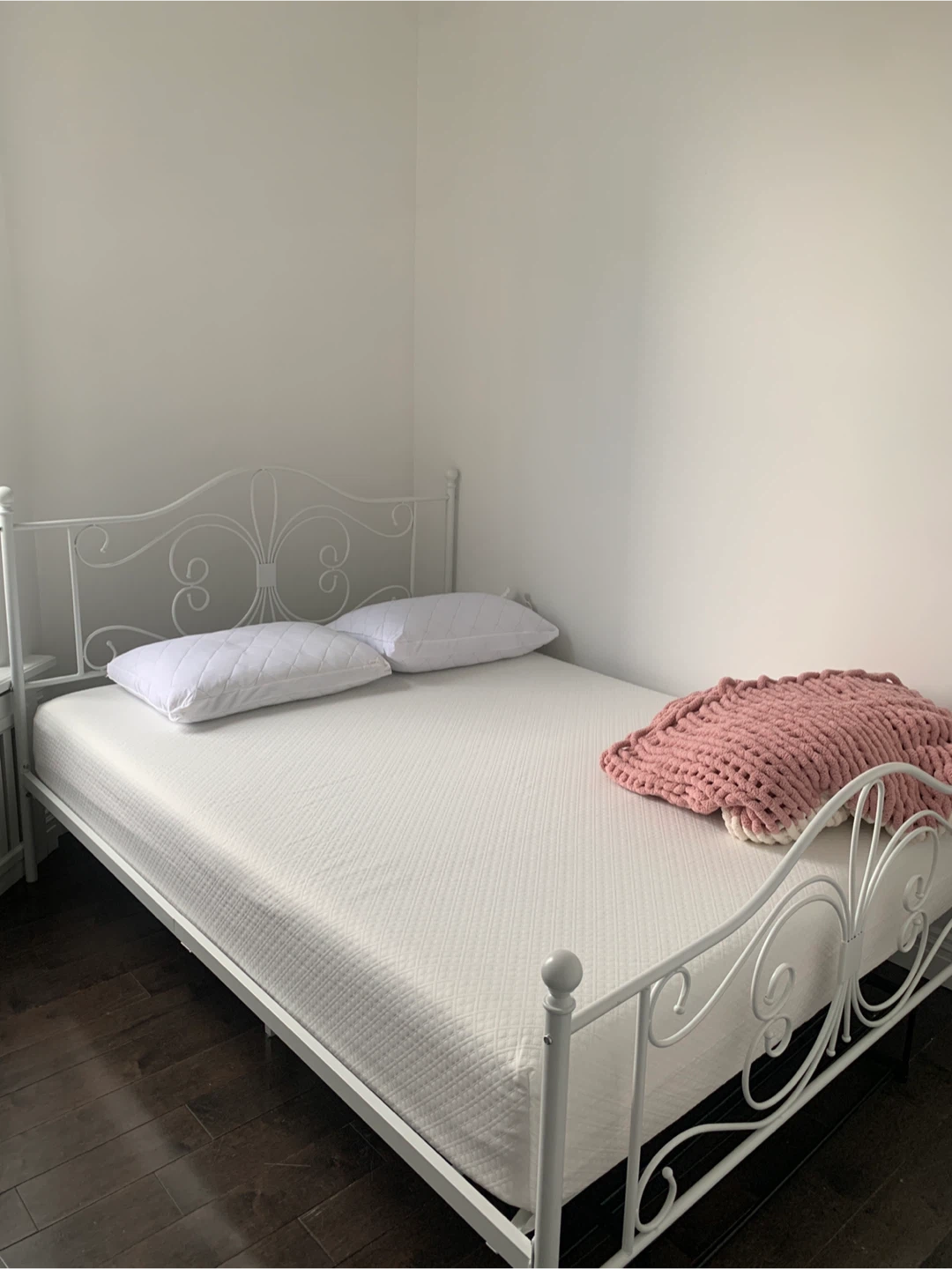 Queen Size White Metal Bed Frame with memory foam mattress