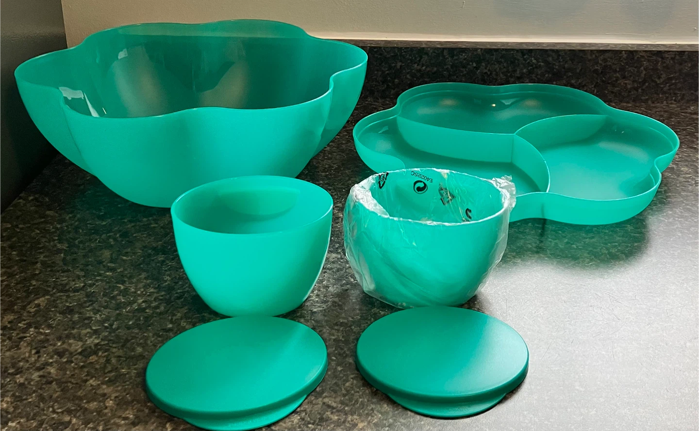 Tupperware Chip 'N Dip Set - photo 2