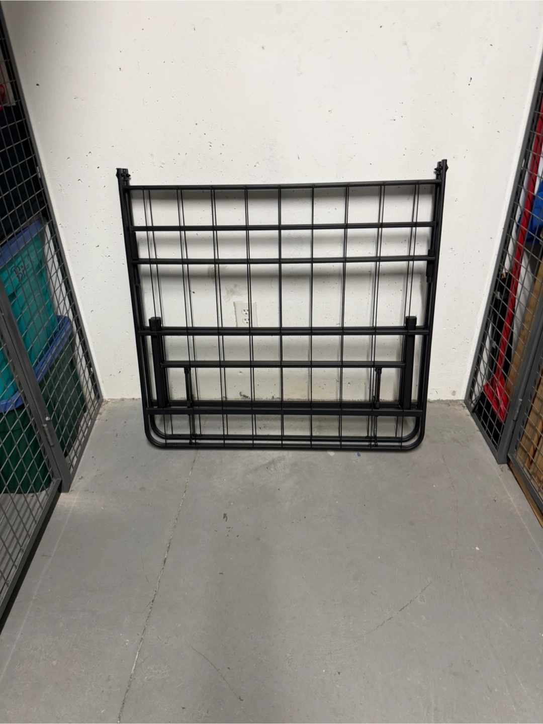 Metal Bed Frame - Twin size - photo 3