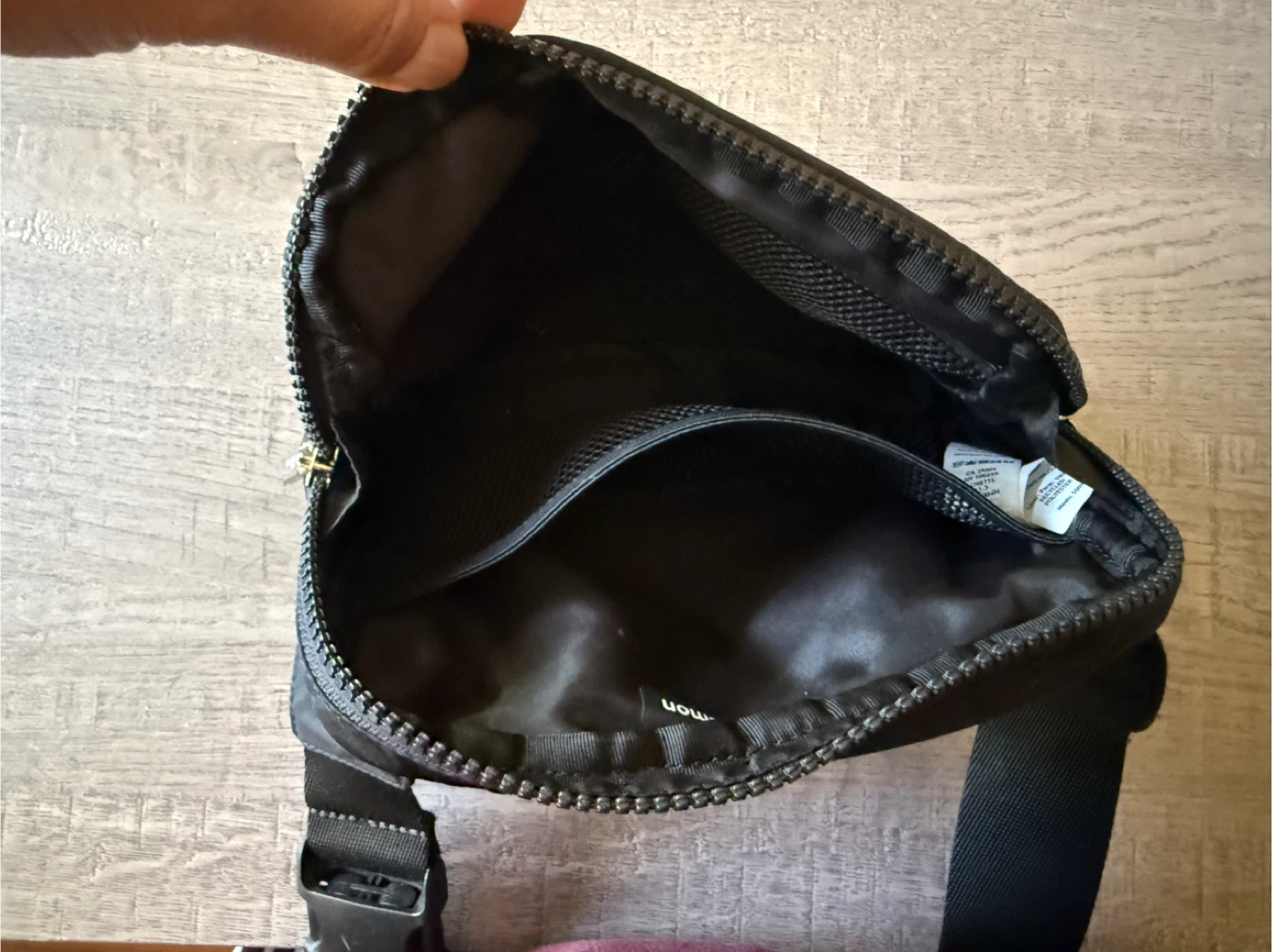 Lululemon Everywhere Belt Bag 2L - photo 4