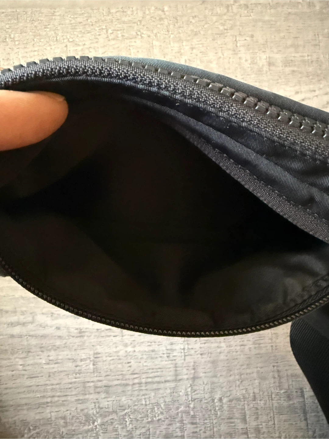 Lululemon Everywhere Belt Bag 2L - photo 3