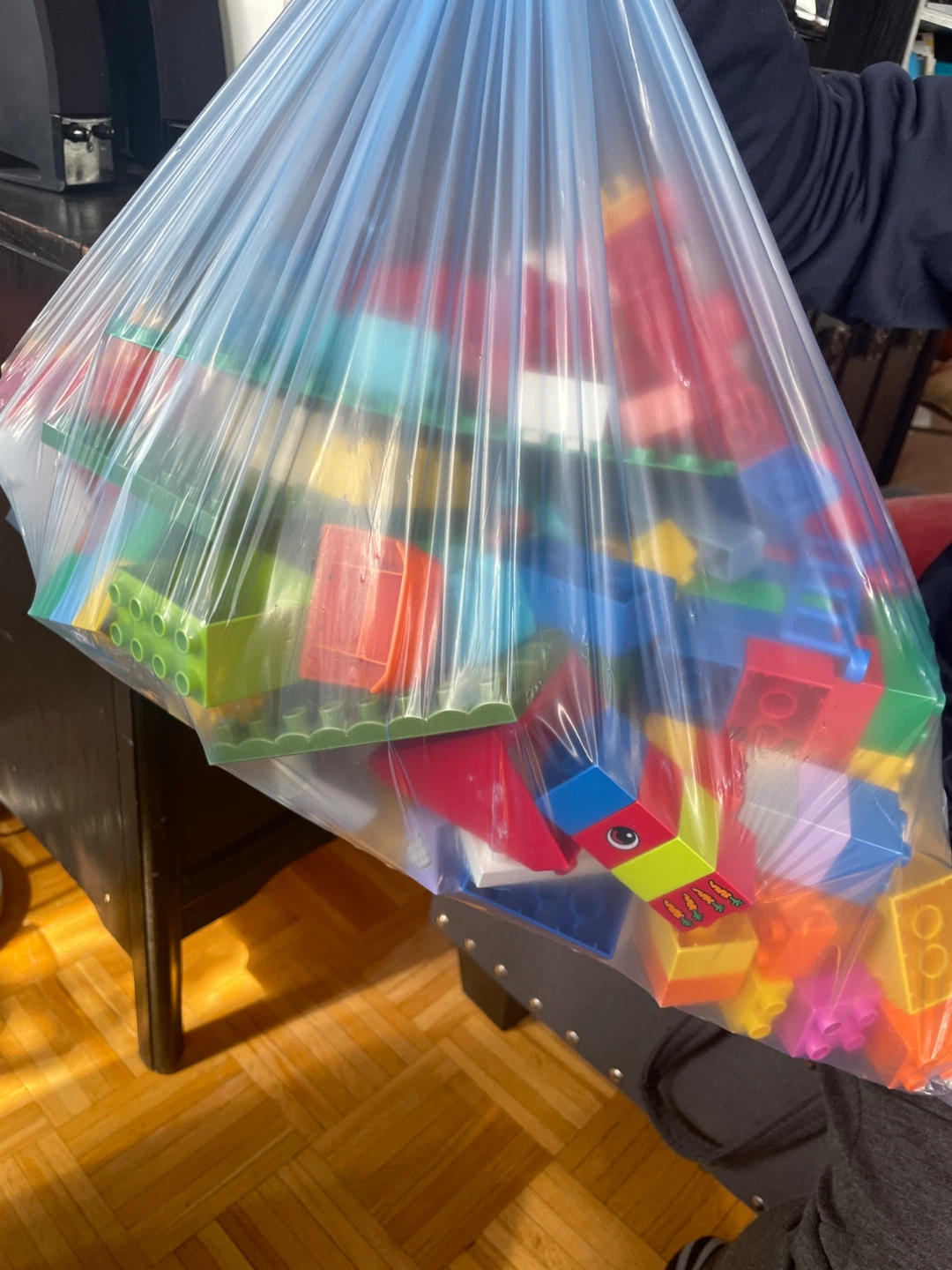Bag of assorted LEGO Duplo bricks - photo 2