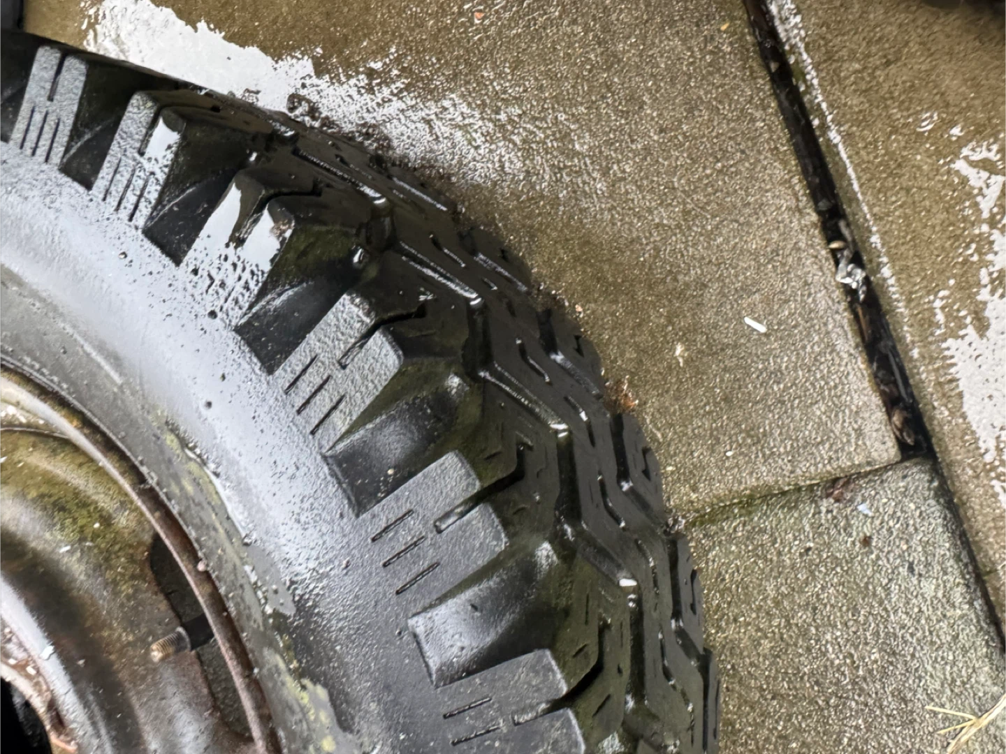 Sears All-Weather Tire with Rim 205-14*2 - photo 2