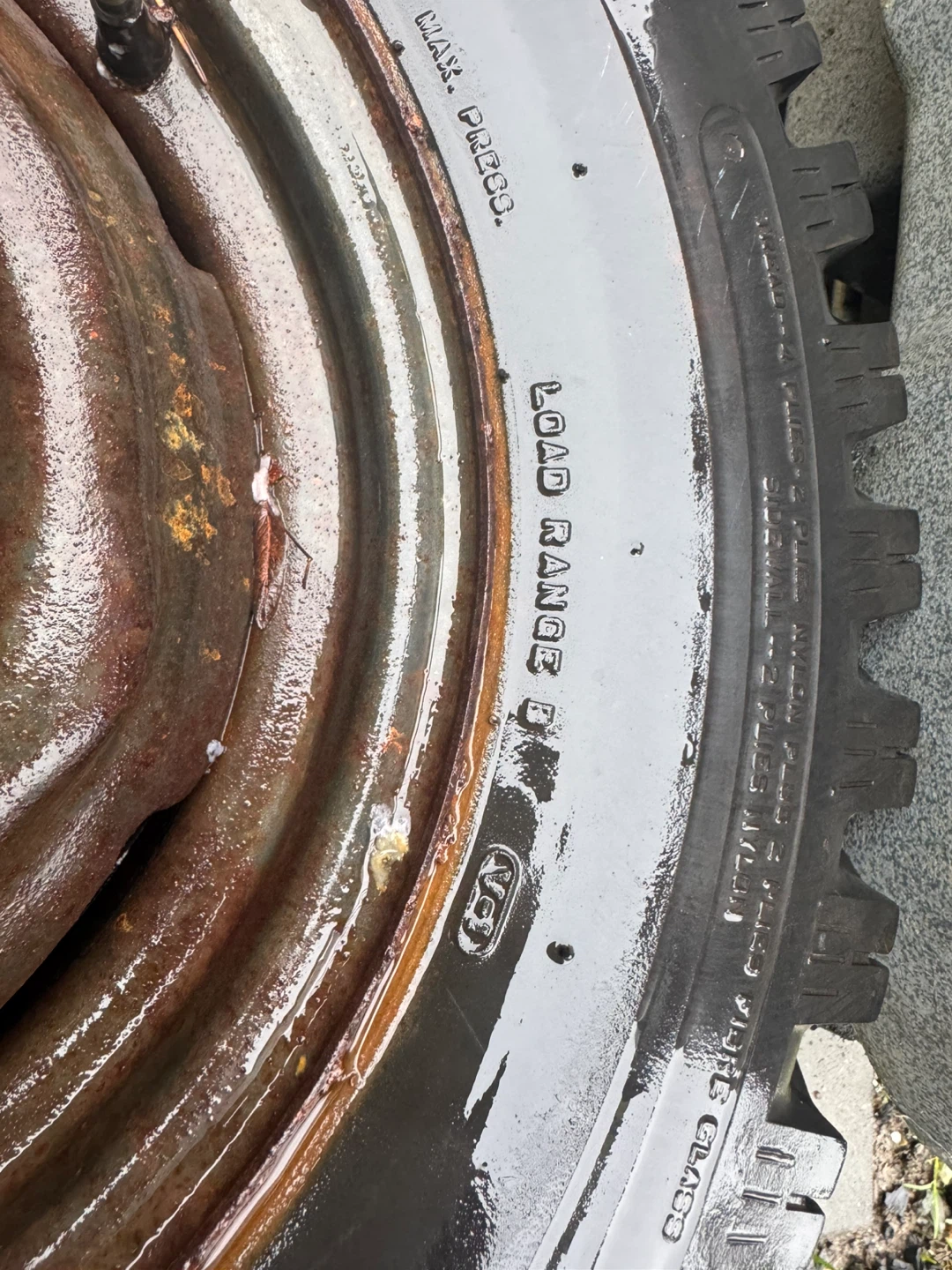 Sears All-Weather Tire with Rim 205-14*2 - photo 3