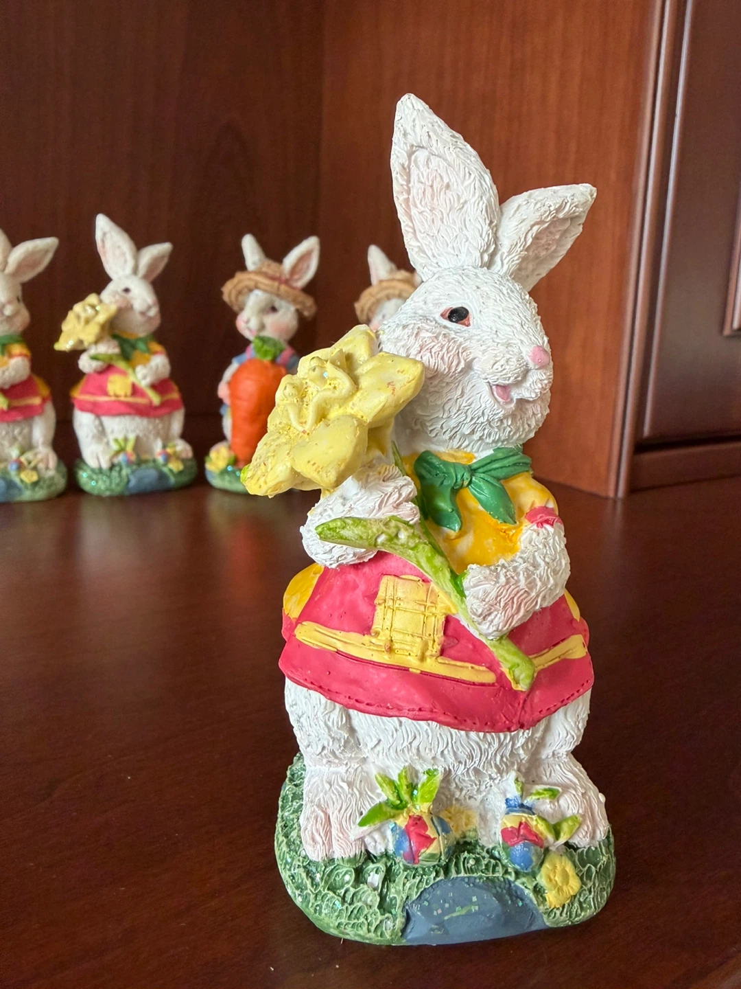 5 Painted Resin Easter Bunnies - photo 3