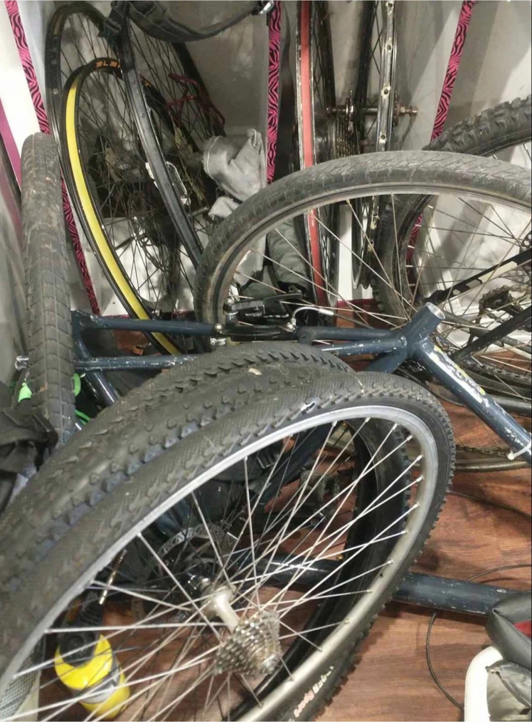 Want this gone ASAP Bike Stuff MAKE ME AN OFFER