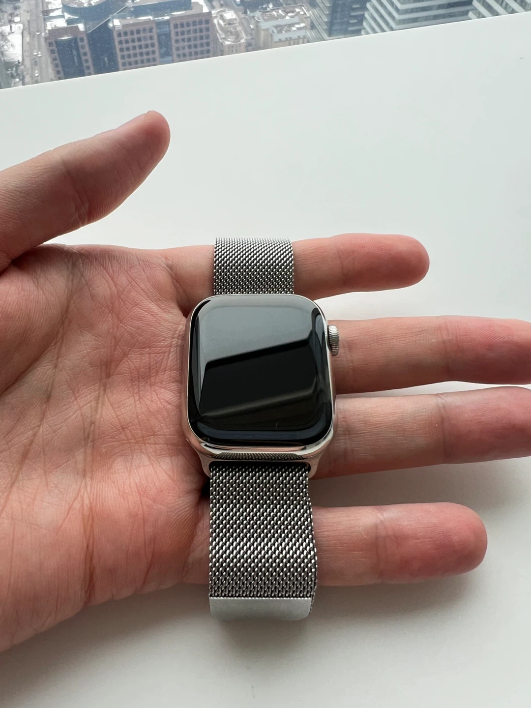Apple Watch Series 8 stainless steel with Milanese loop band - photo 2
