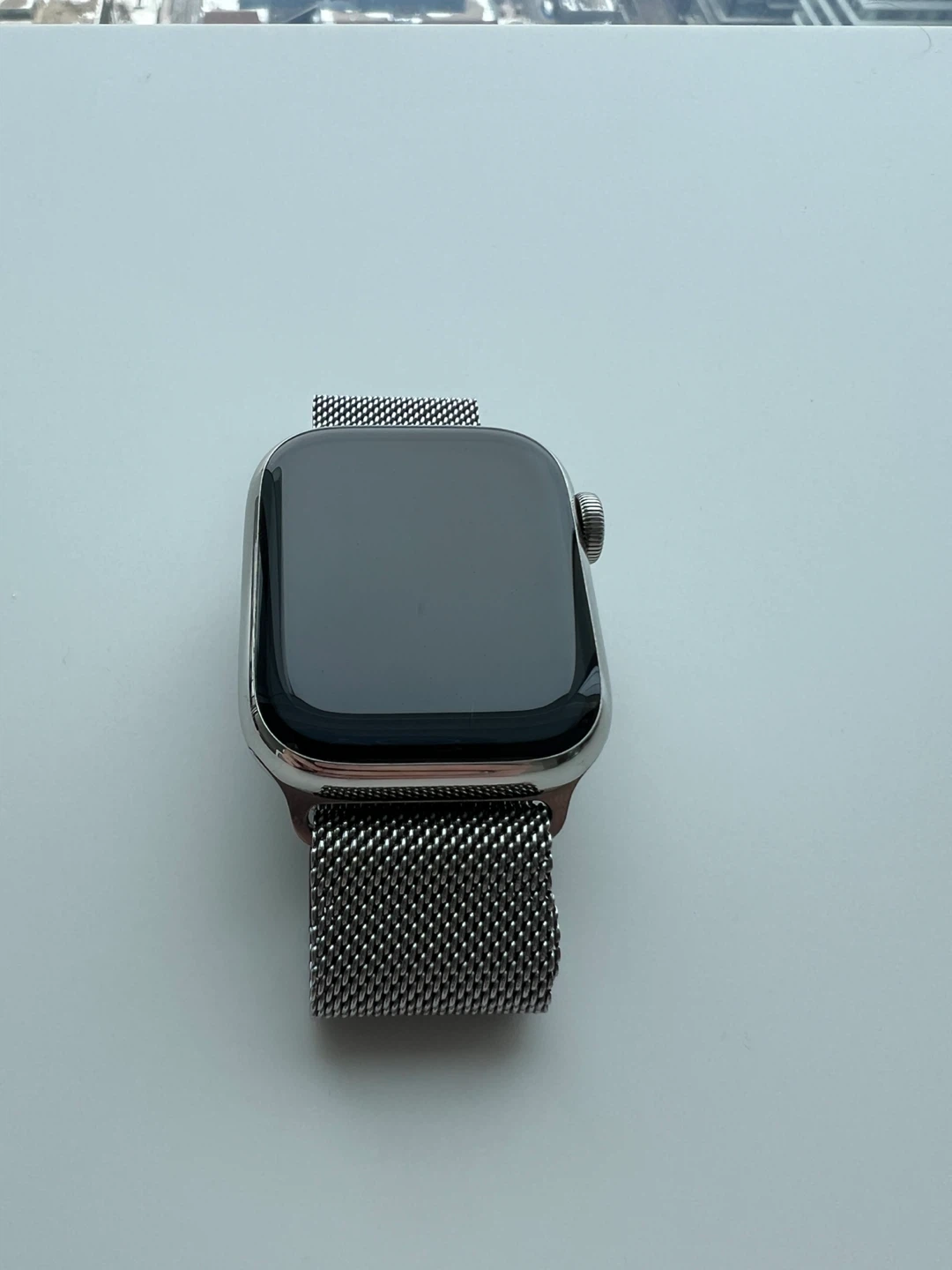 Apple Watch Series 8 stainless steel with Milanese loop band - photo 3