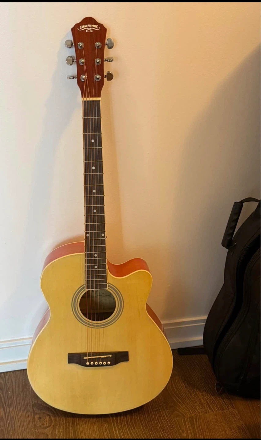 Caravan High Acoustic Guitar w/ Gig Bag & Accessories - photo 5