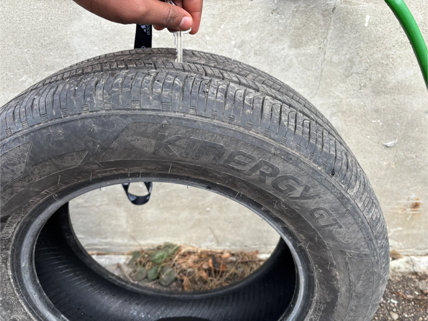 2 x Hankook Kinergy GT Tires 195/65R15 - photo 5