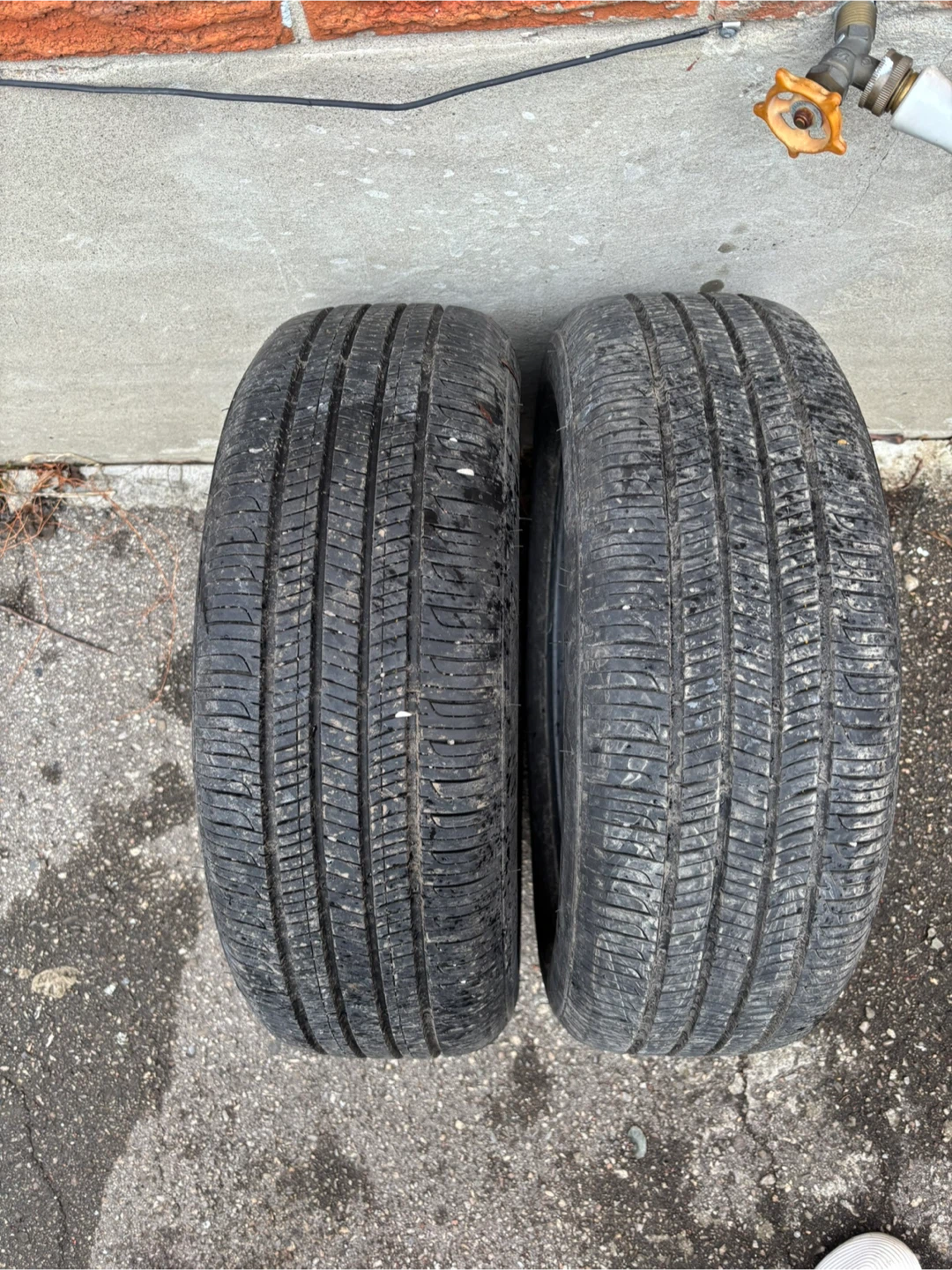 2 x Hankook Kinergy GT Tires 195/65R15