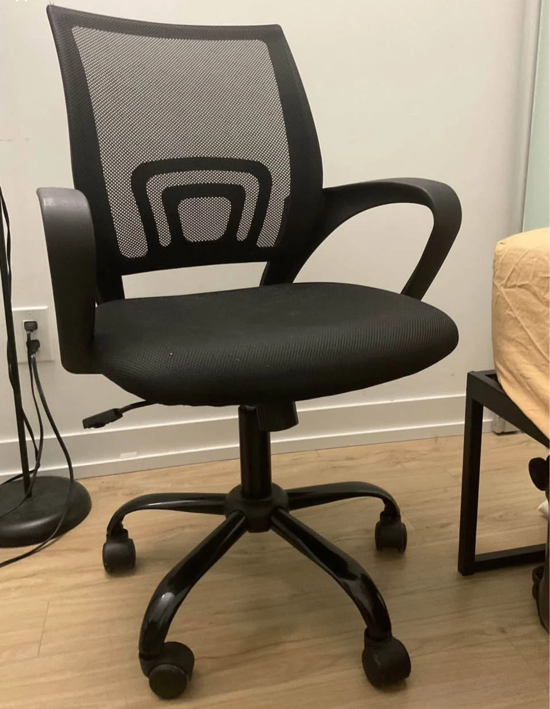 Black Mesh Office Chair - photo 2