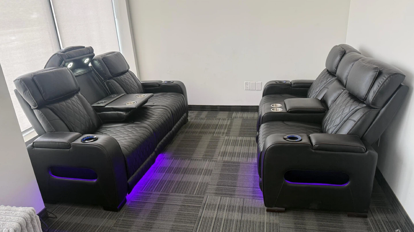 Black Leather Power Recliner!
