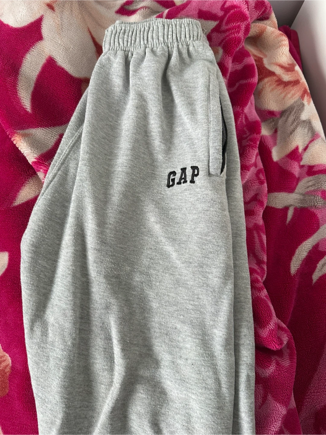 GAP Grey Sweatpants with Zipper Pocket (XS)