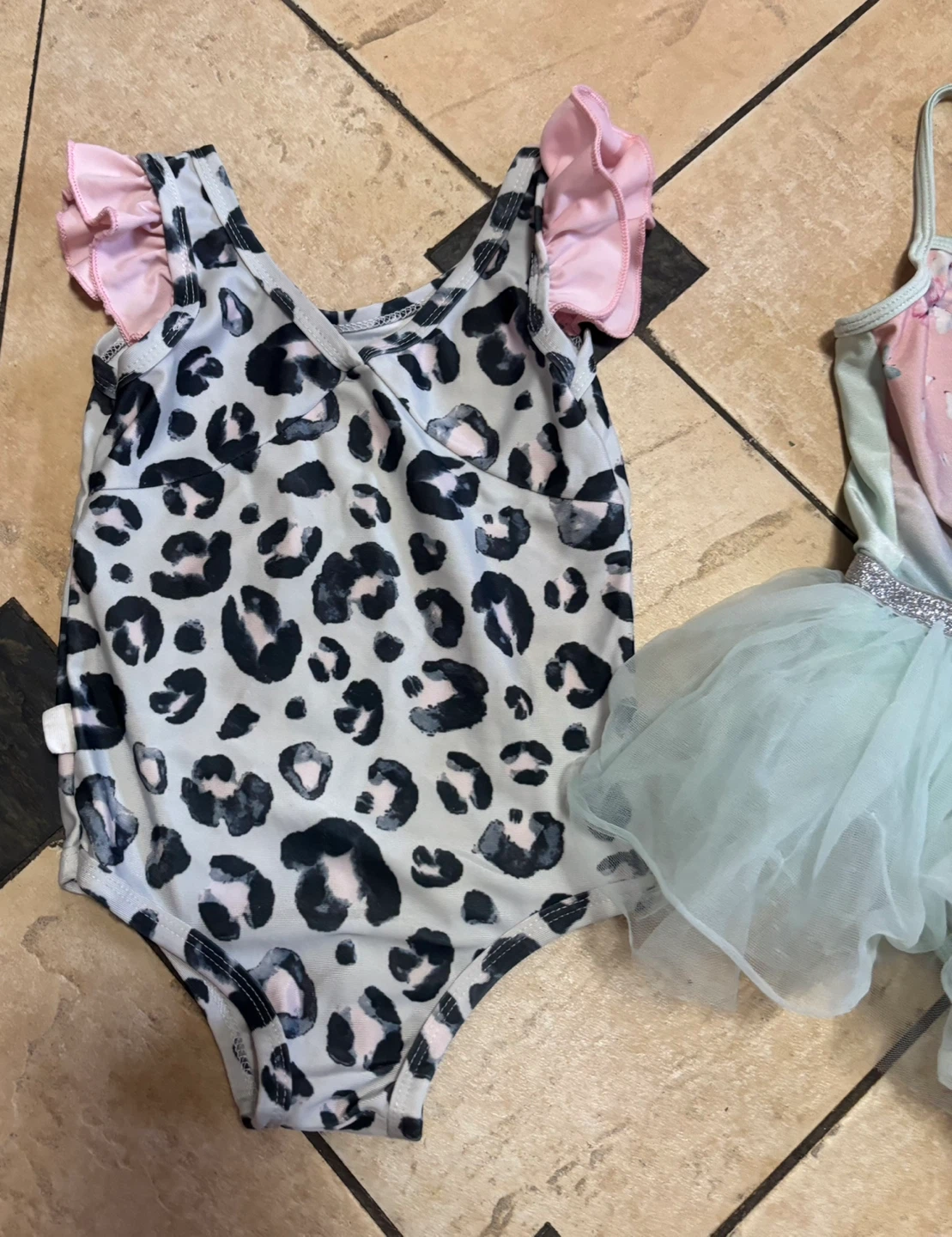 Swimsuits size 4T - photo 2
