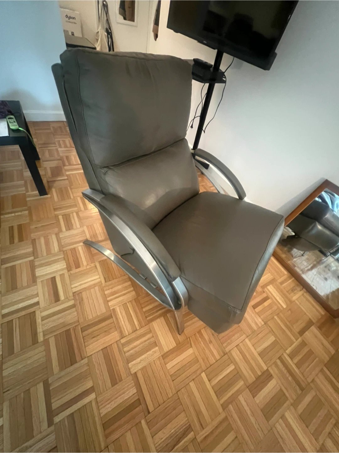 leather recliner chair - photo 3