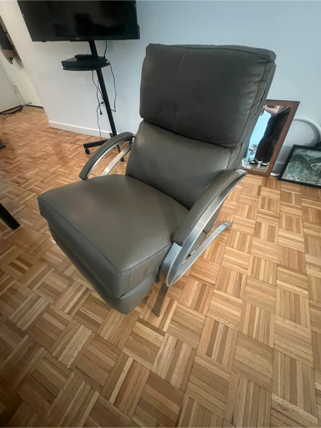 leather recliner chair - photo 4