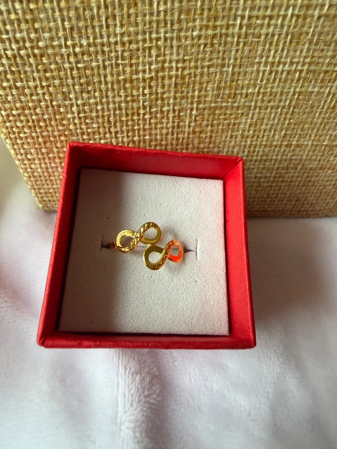 Gold Tone Infinity Ring size 8 - photo 3