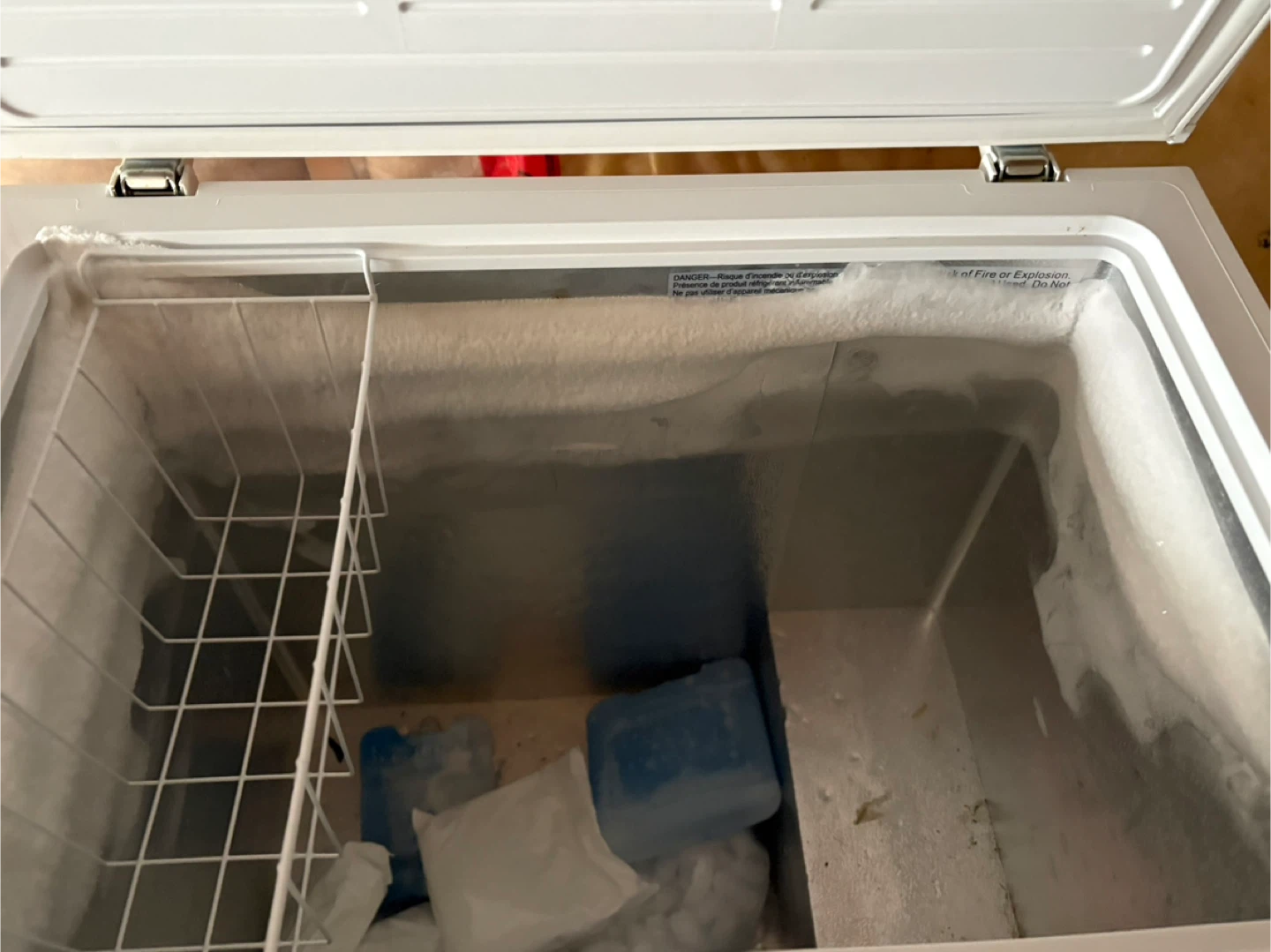 Midea Chest Freezer - photo 3