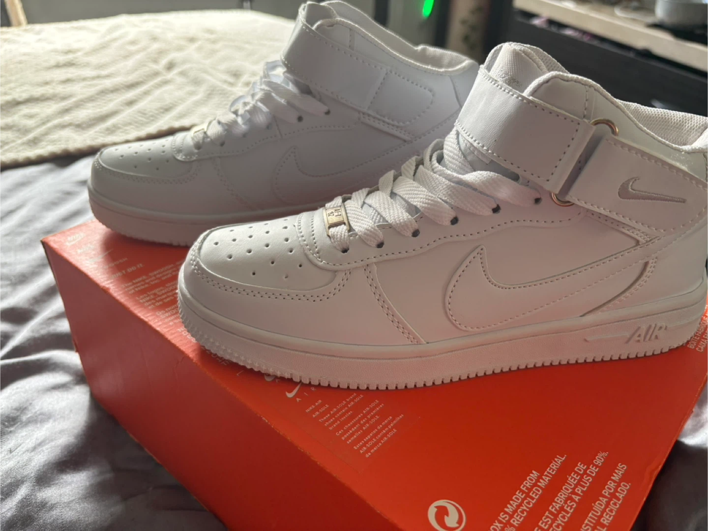 Nike Air Force 1 Mid White Leather Sneakers - photo 3
