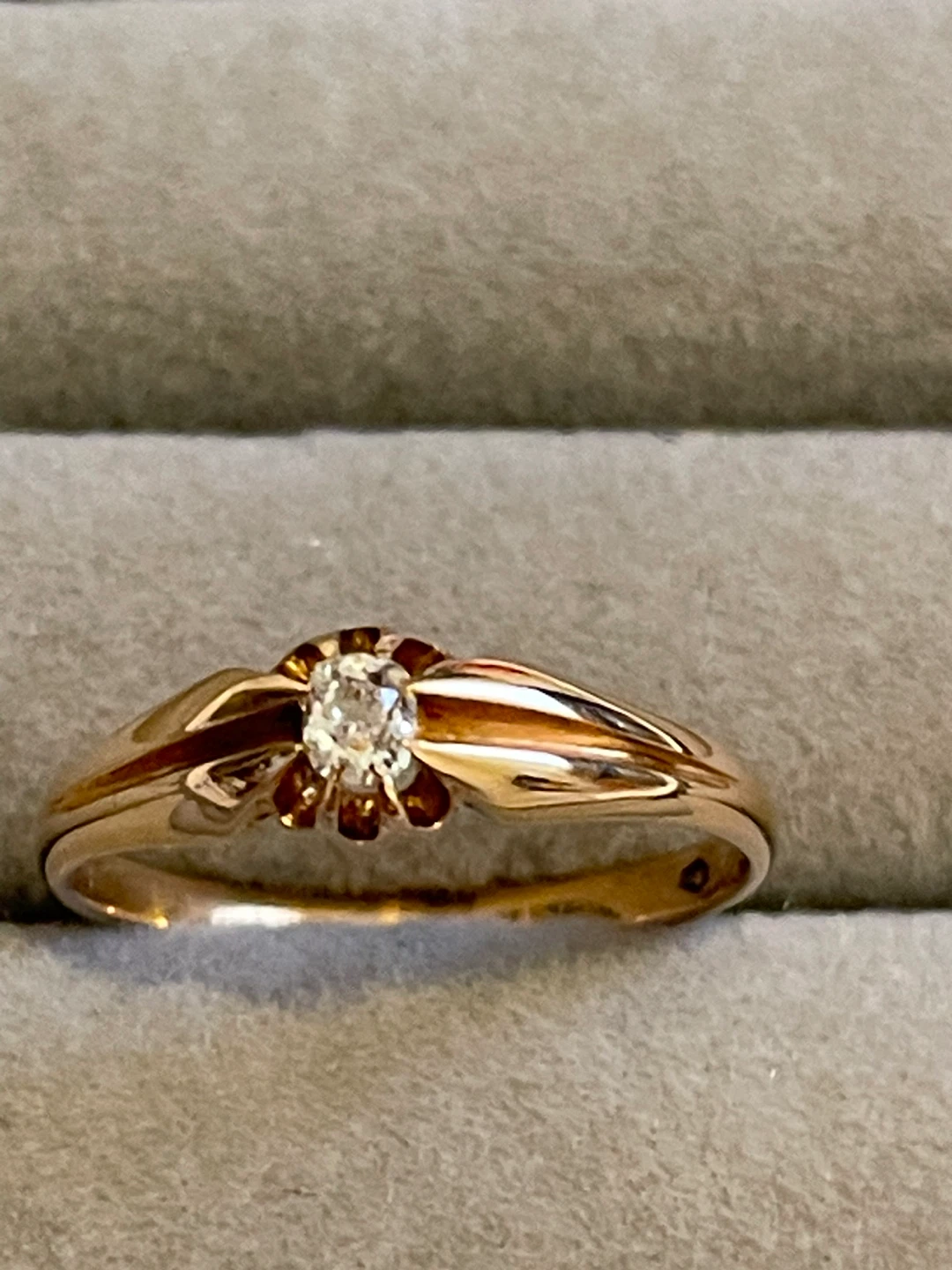 VINTAGE VICTORIAN JI 14K Solid  solitaire diamond size 9