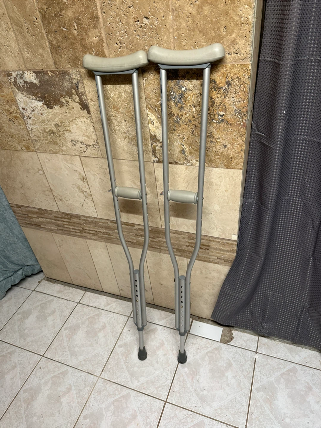 Medline Aluminum Crutches