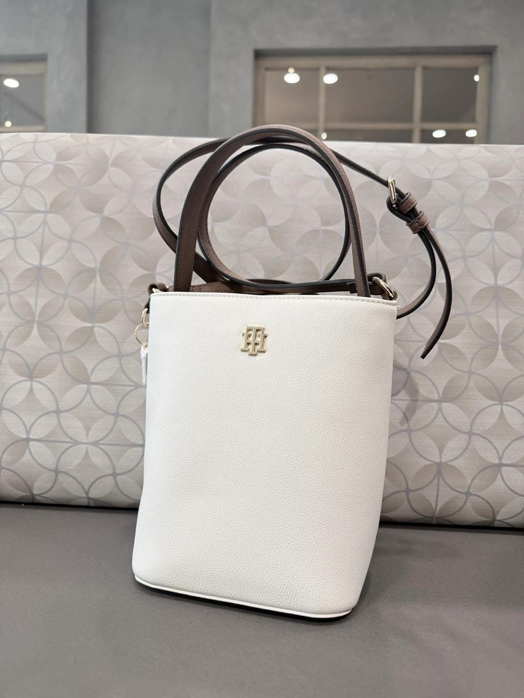 Tommy Hilfiger White Bucket Bag