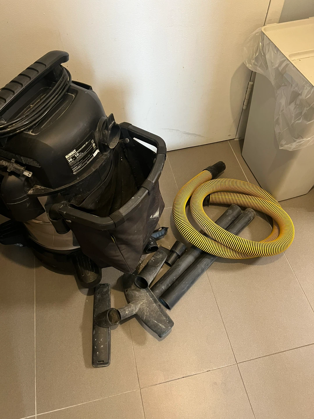 DeWalt Wet/Dry Vacuum Cleaner - photo 2