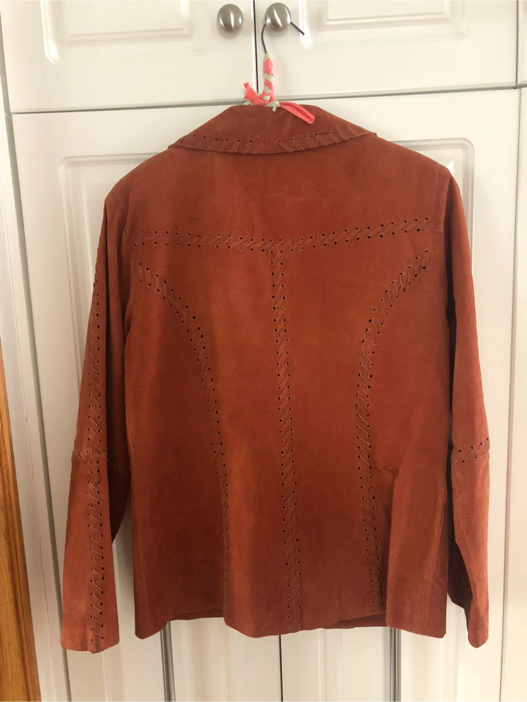 Vintage Women’s Suede Jacket Size Medium $100 firm - photo 2