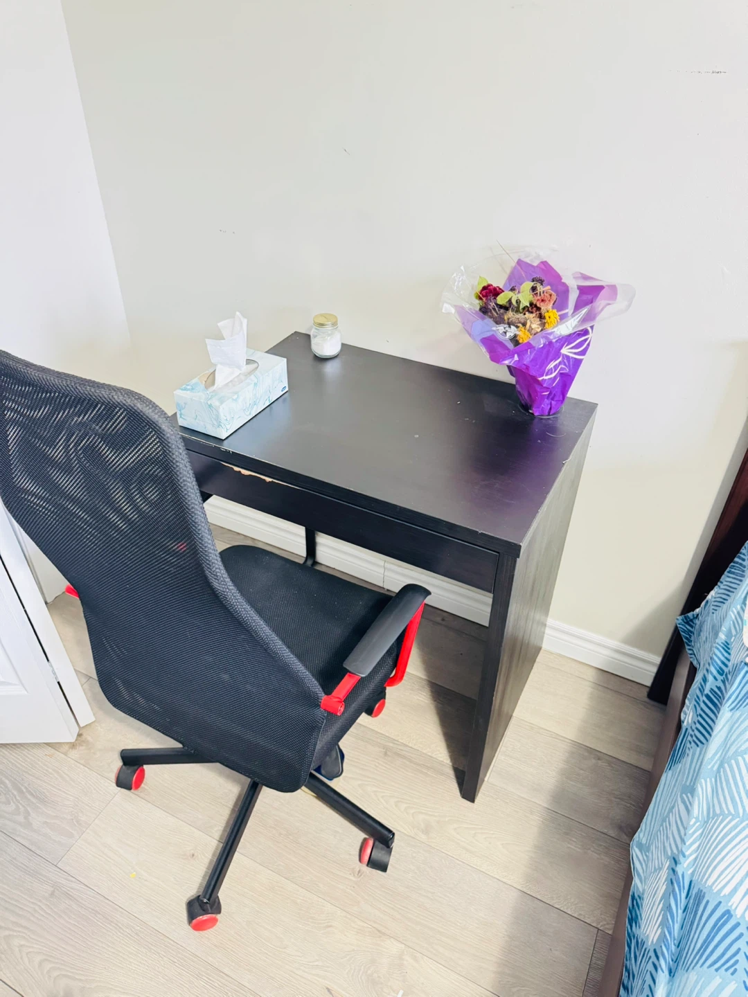 Desk and chair - photo 3