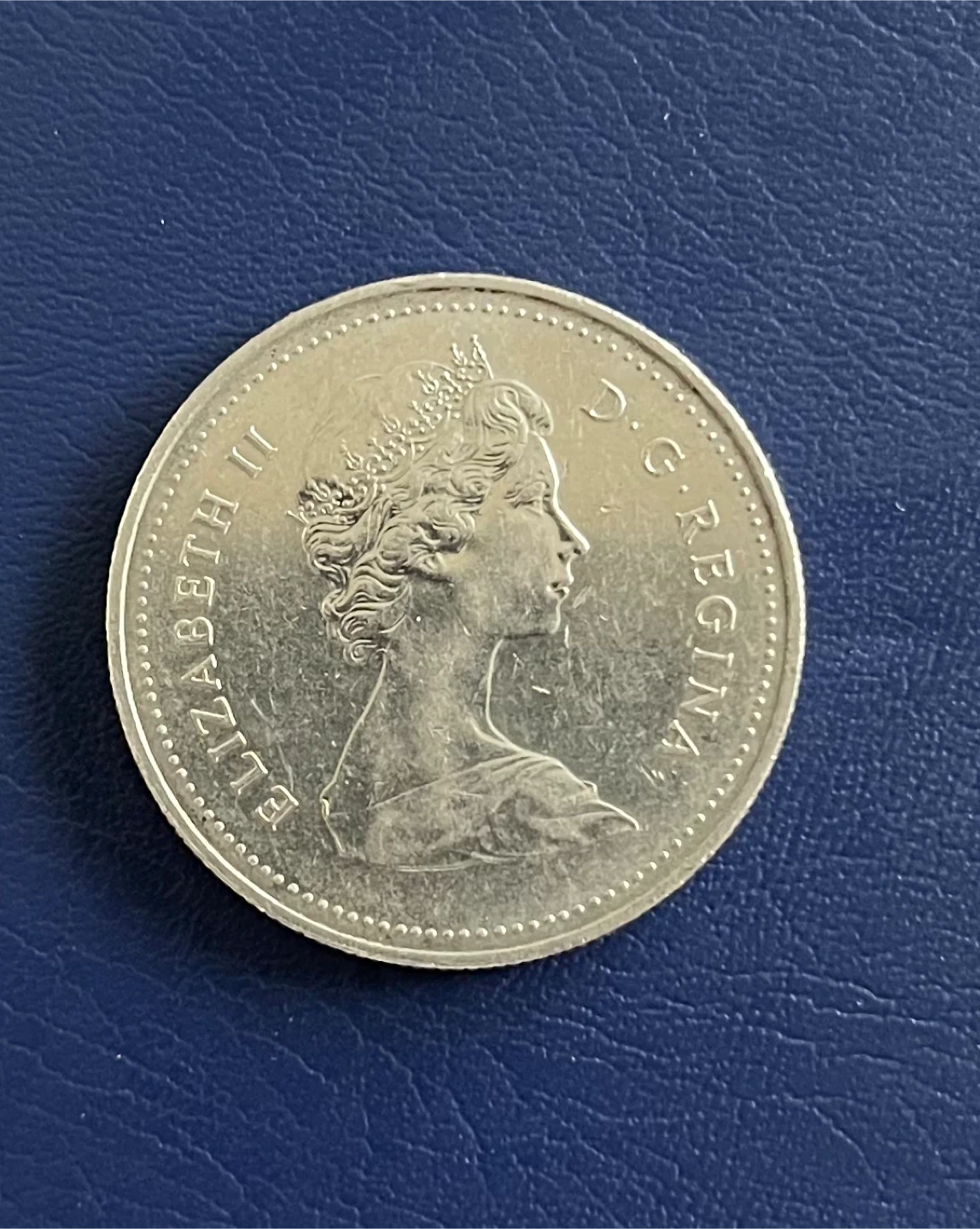 Military’s coat 1973 Canada 50 Cents Coin - photo 3