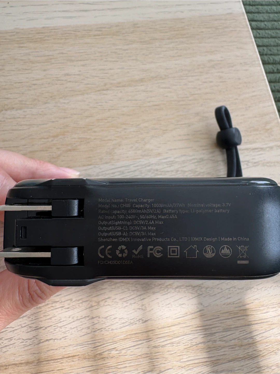 IDMIX Power Bank 10000mAh Black with globe plug adapter - photo 3