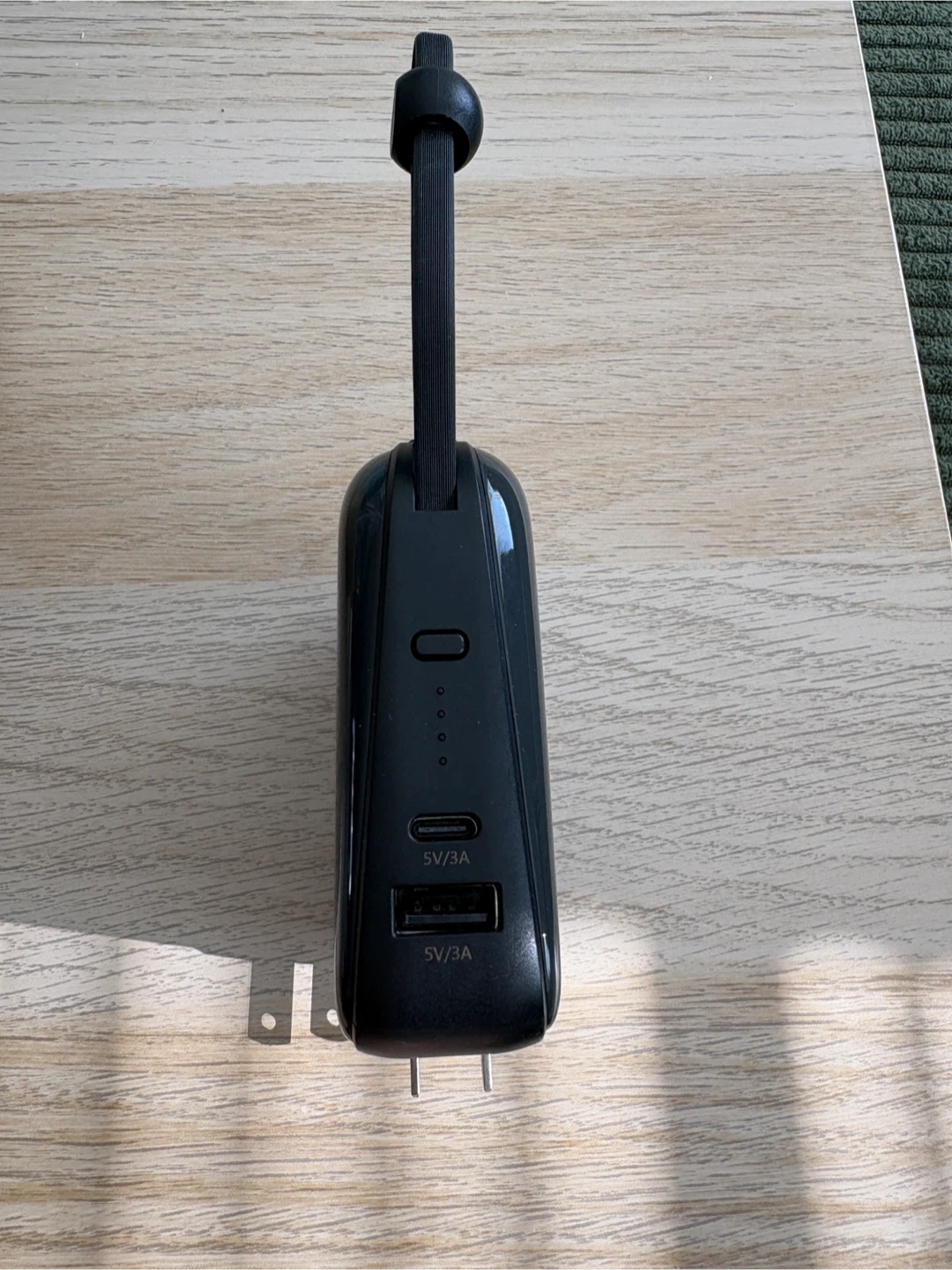 IDMIX Power Bank 10000mAh Black with globe plug adapter - photo 2