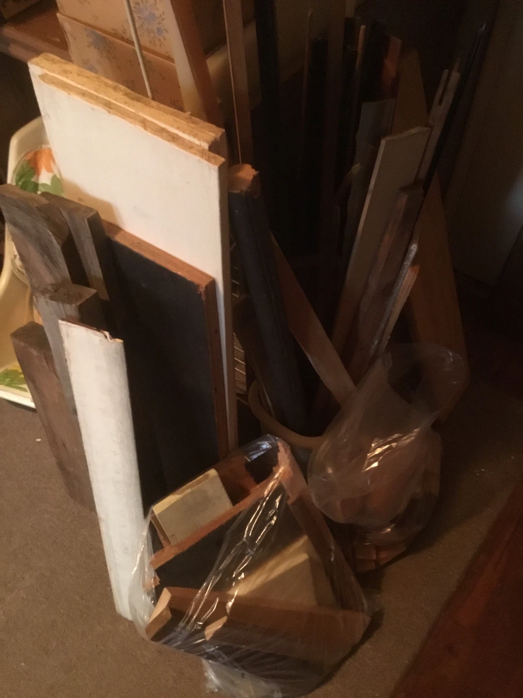 Small pieces of wood