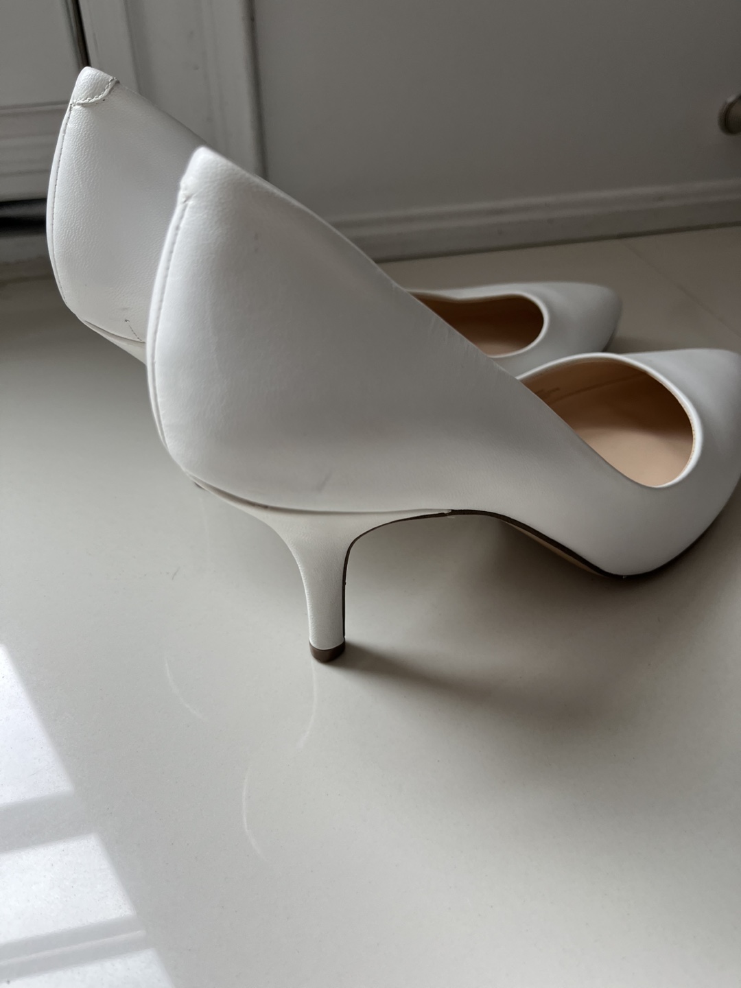 INC International Concepts White Leather Heels Size 8M - photo 2