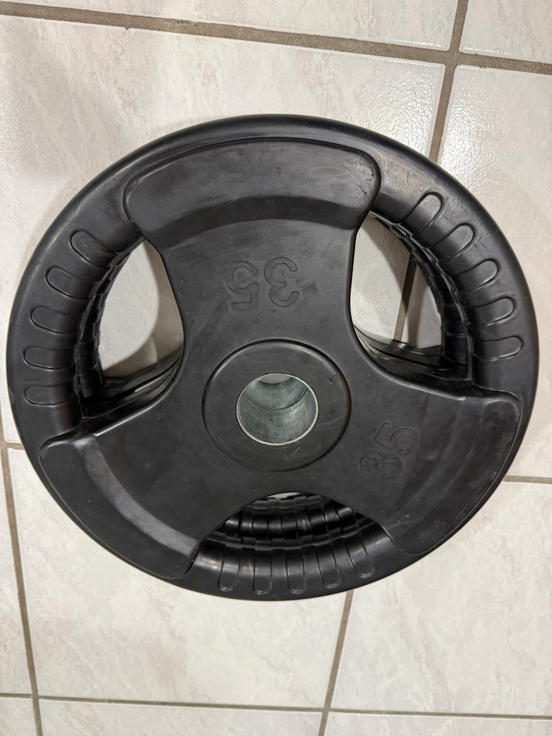2 x 35lb Rubber Grip Weight Plates - photo 2