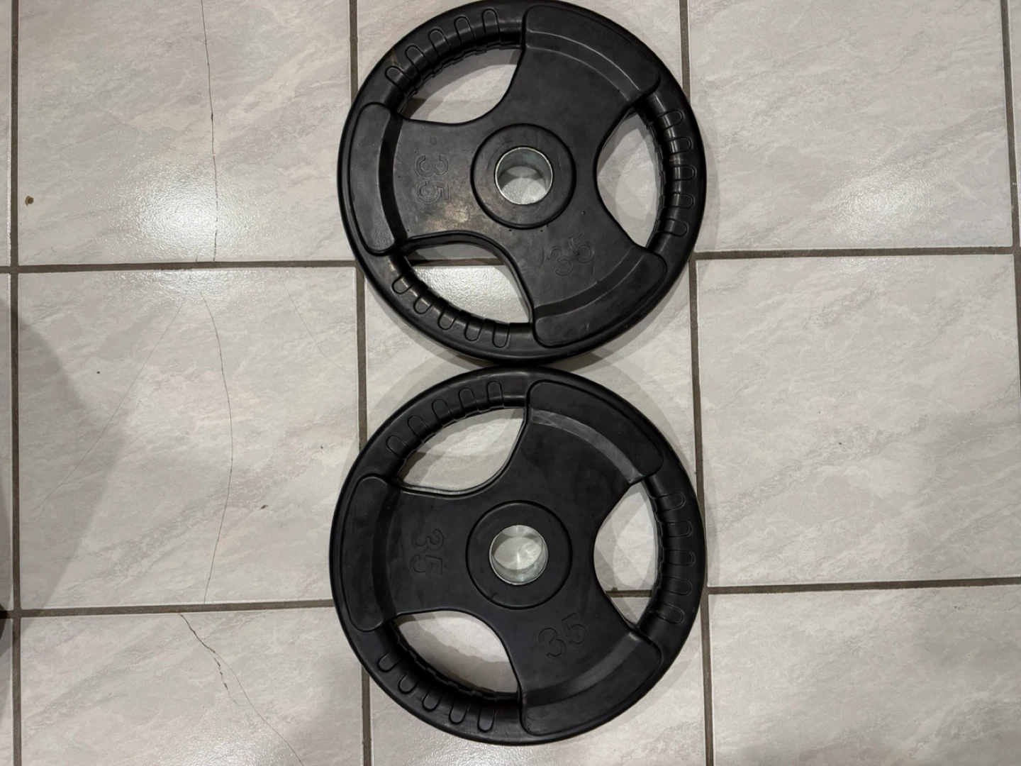 2 x 35lb Rubber Grip Weight Plates - photo 3