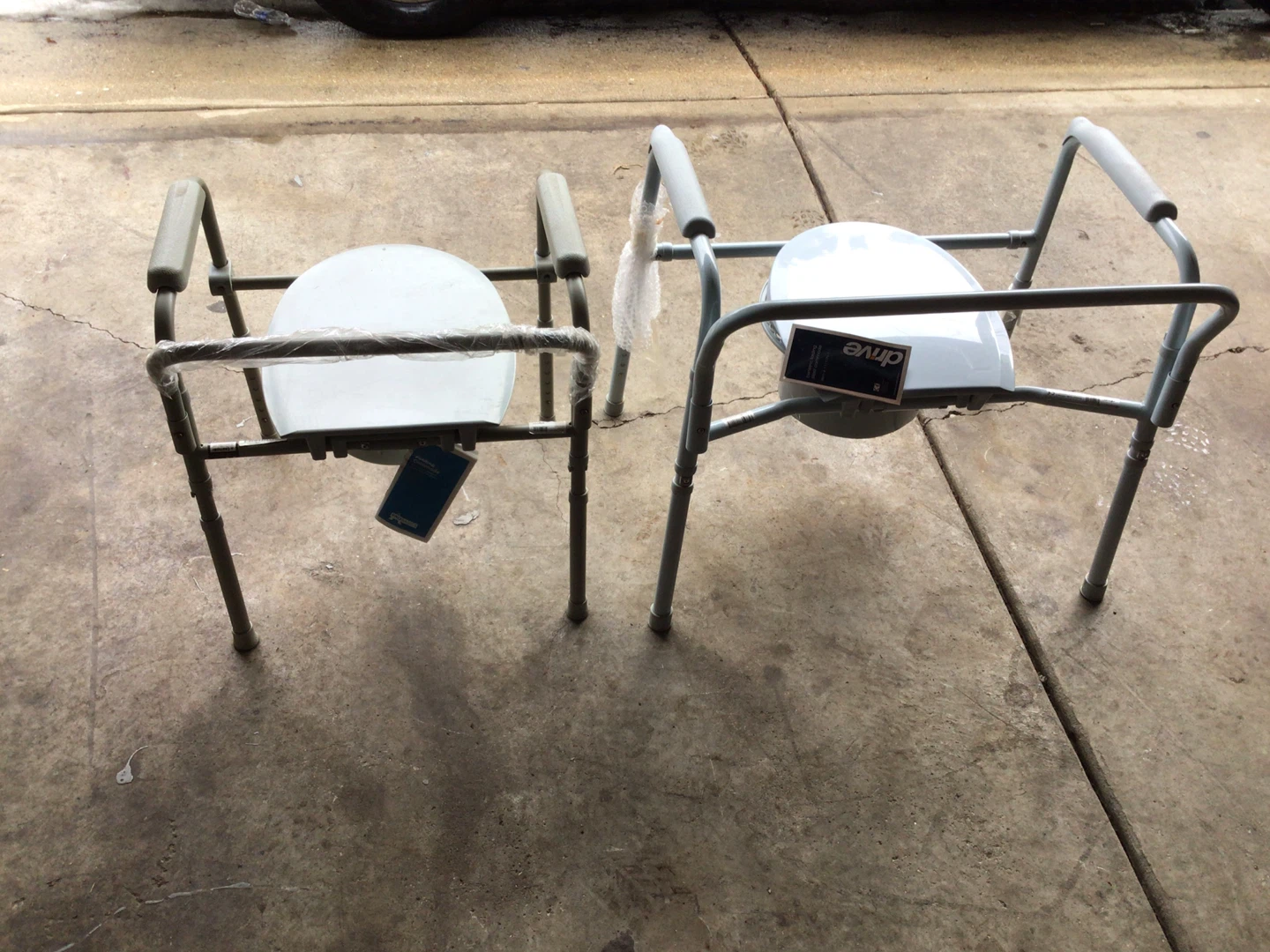 Heavy Duty Bariatric Folding Bedside Commode Chair.