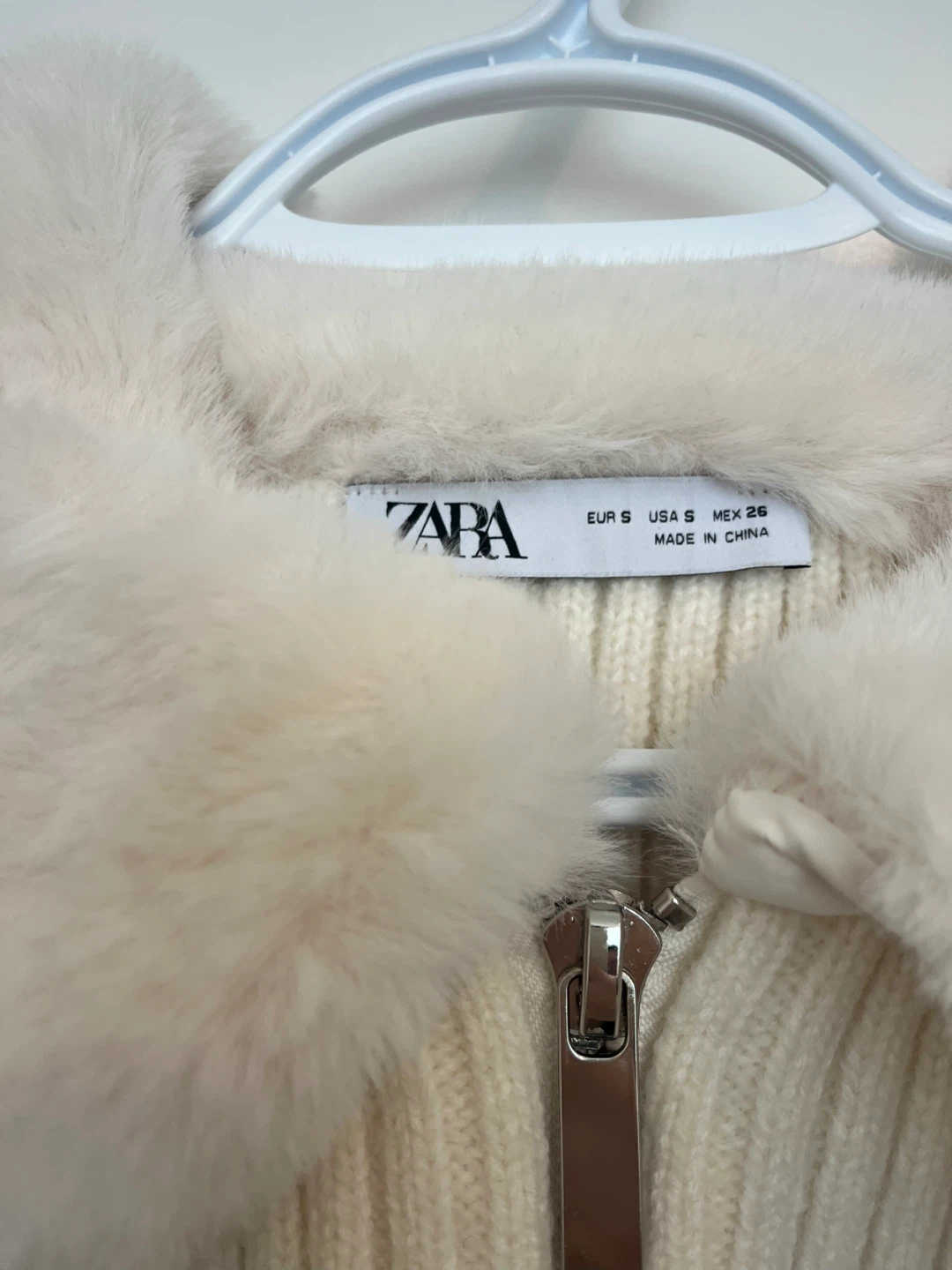 ZARA Cream Ribbed Cropped Jacket with Faux Fur Collar Size S - photo 3